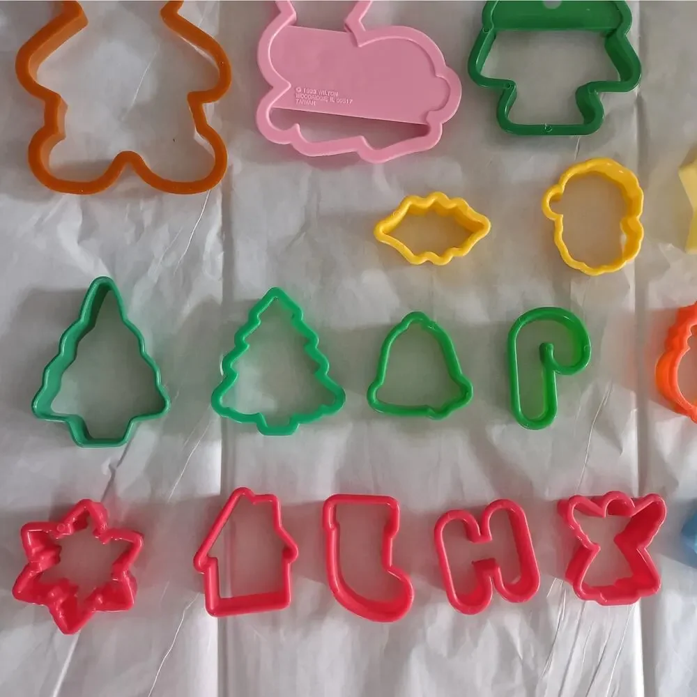 Cookie Cutters 30 Piece Bundle Baking Set Cooking Kitchen Home Utensils Holidays